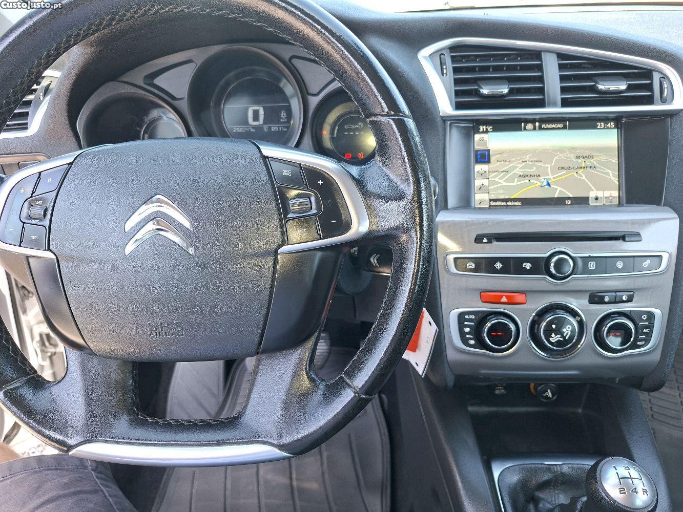 Citroën C4 1.6 Hdi 100 cv — fotografia 8