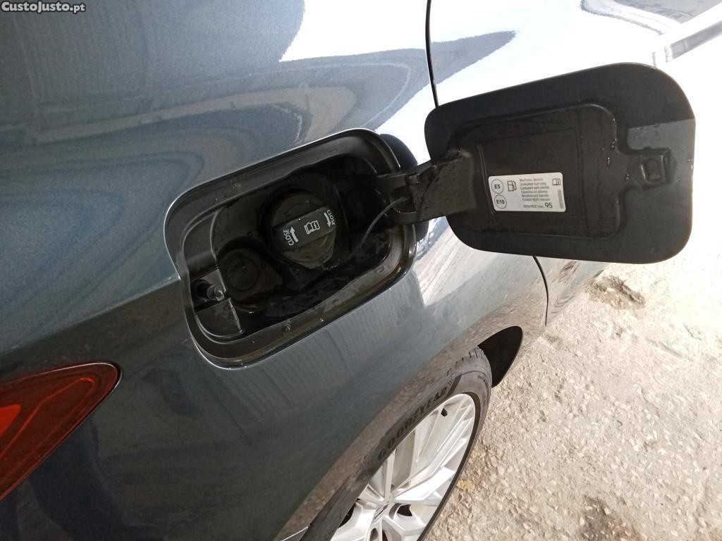 SEAT Leon 1.4 e-Hybrid Xcellence DSG 204cv — fotografia 12