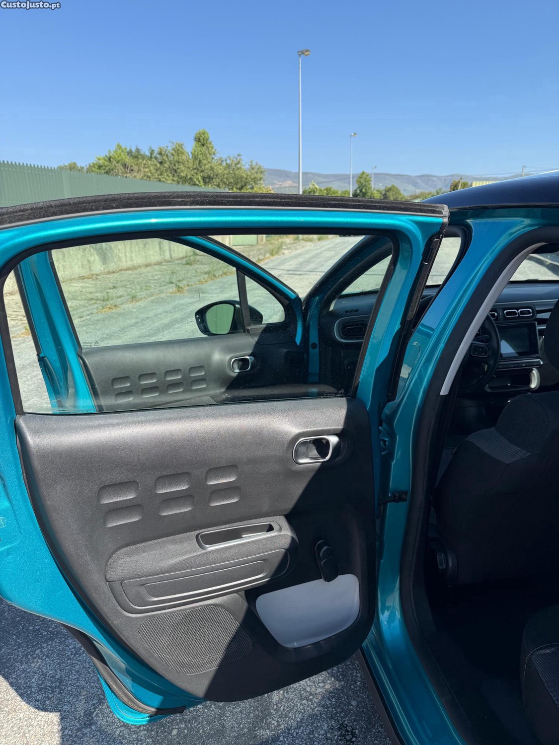 Citroën C3 1.5 BlueHDi Shine — fotografia 2