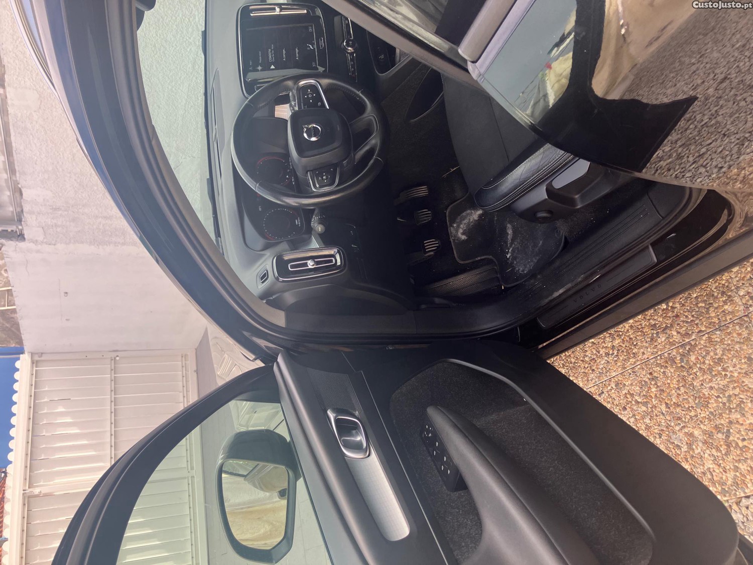 Volvo XC40 Momento - 18 — photo 5