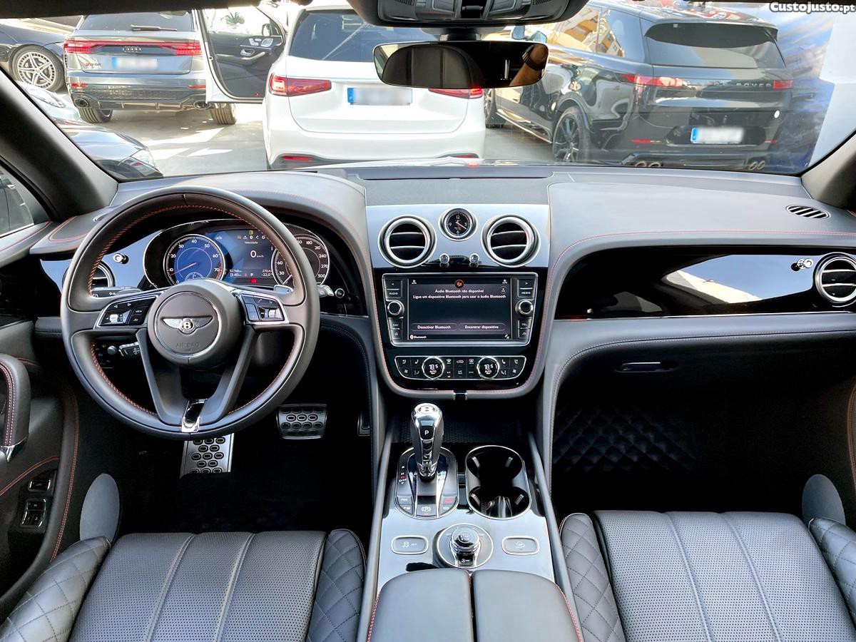 Bentley Bentayga V8 — fotografia 52
