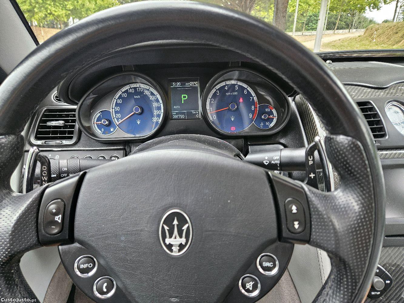 Maserati Quattroporte Sport GT 4.2 V8 — fotografia 3