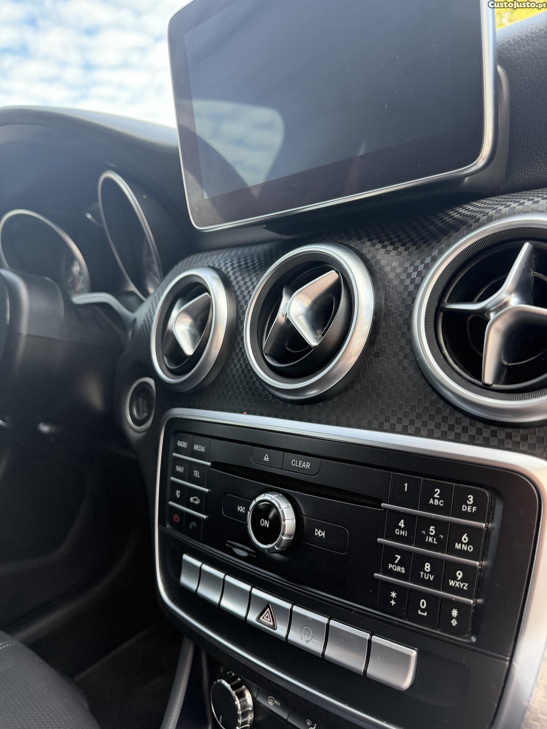 Mercedes-Benz A 200 A200d — photo 3