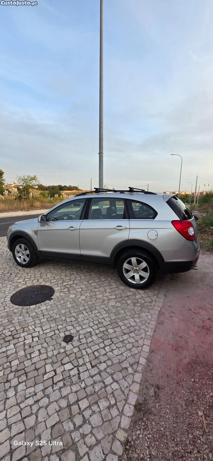 Chevrolet Captiva 2.0 VCDI 16V 7 lugares - 09 — photo 2