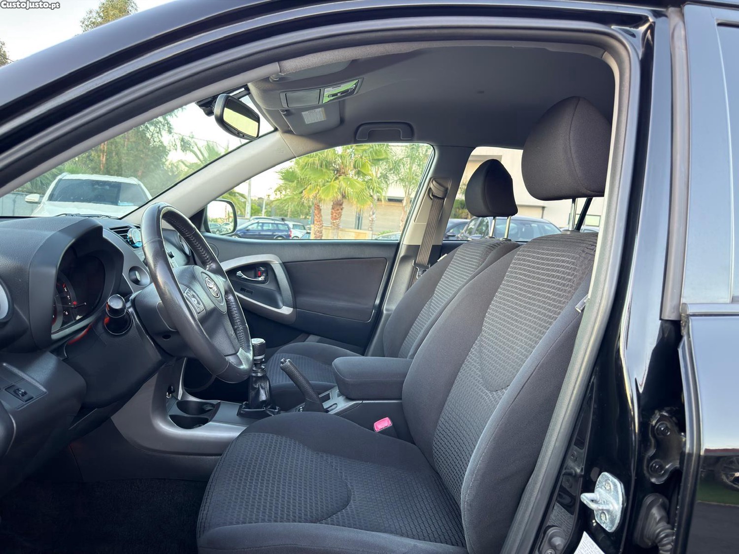 Toyota RAV4 2.2 D-4D X — fotografia 9