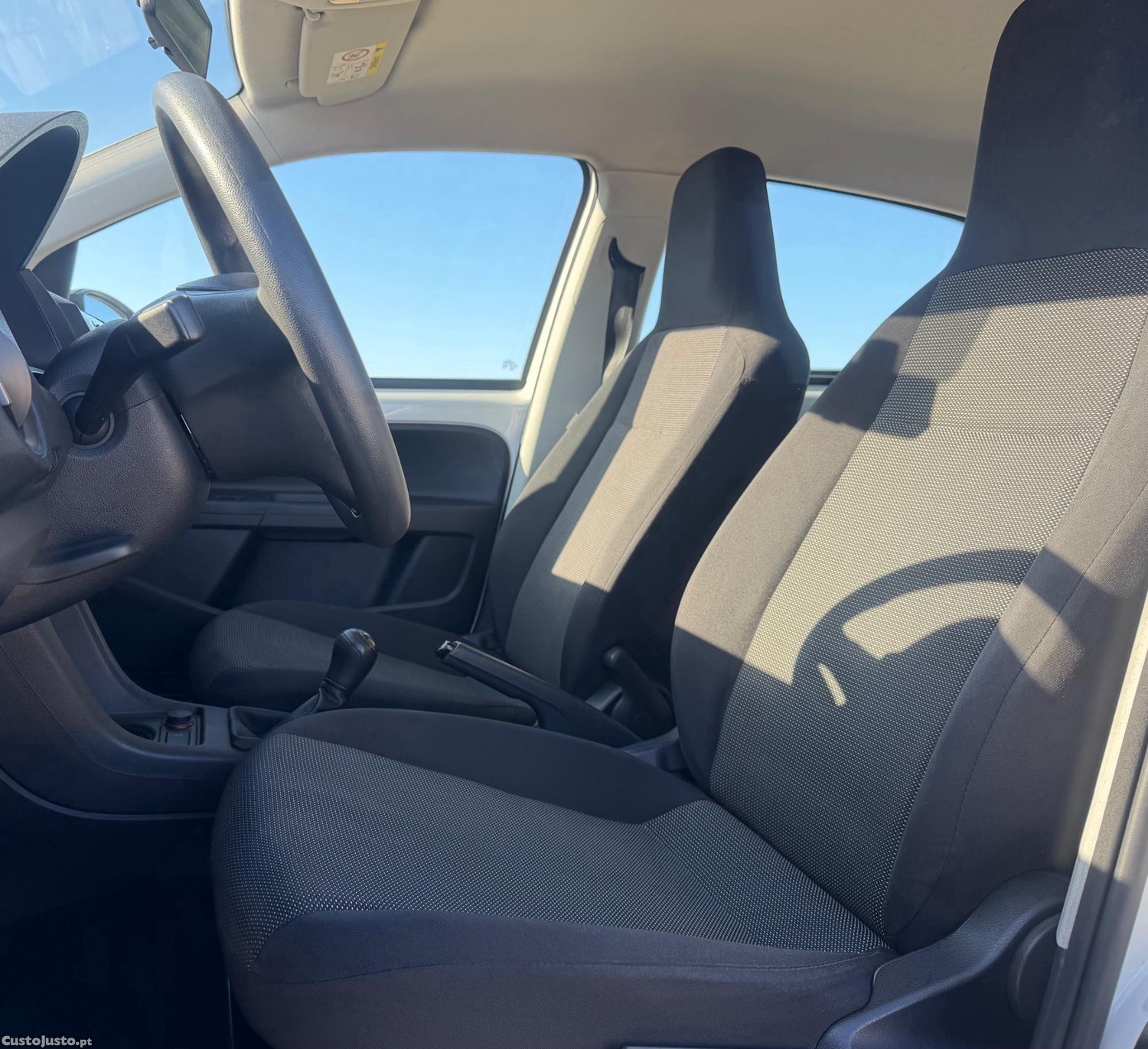 Volkswagen Up! 1.0 BlueMotion Move AC 60cv — fotografia 9