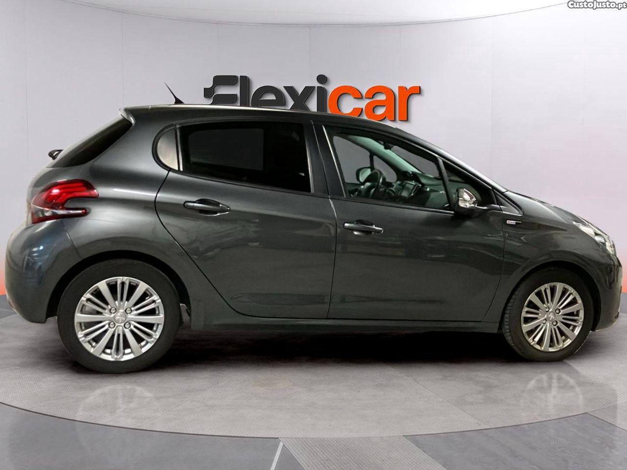 Peugeot 208 1.2 VTi Style — fotografia 18