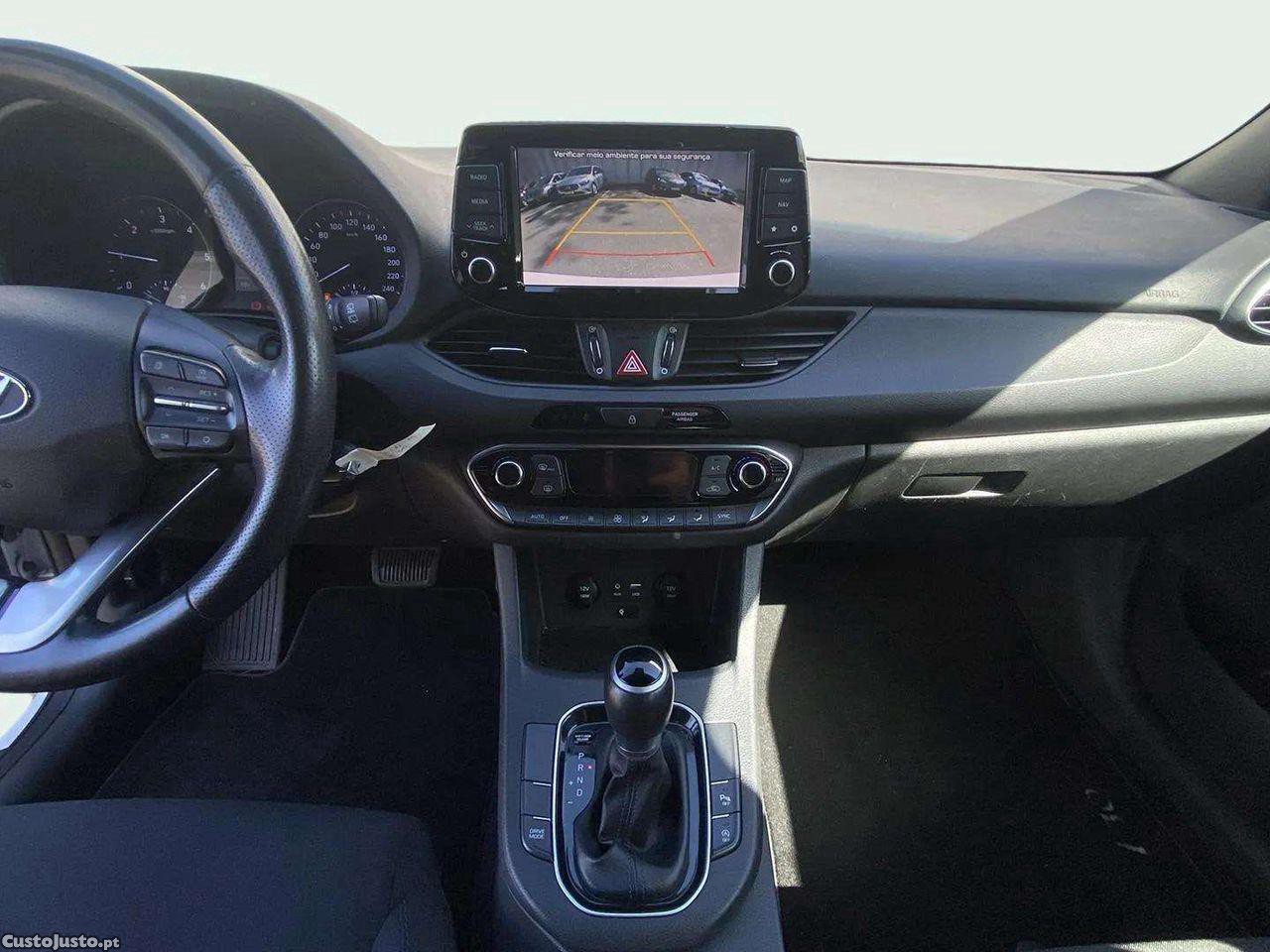 Hyundai i30 1.6 CRDi STyle 7DCT — fotografia 9
