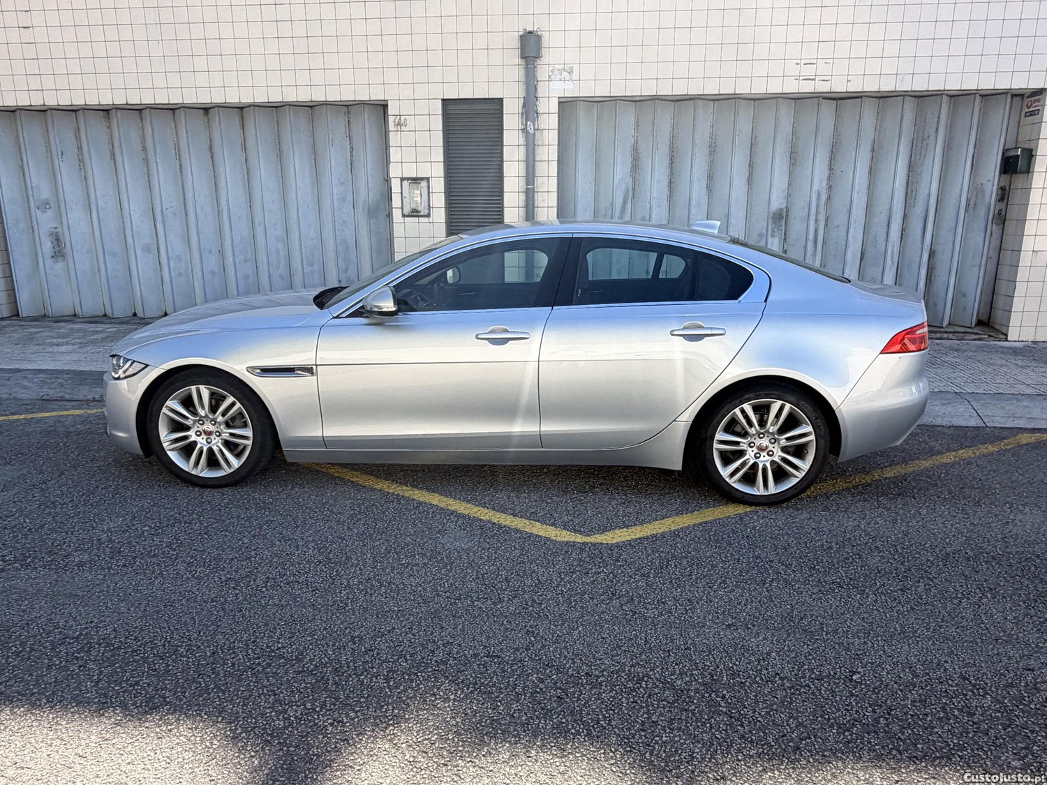 Jaguar XE Prestige — fotografia 8