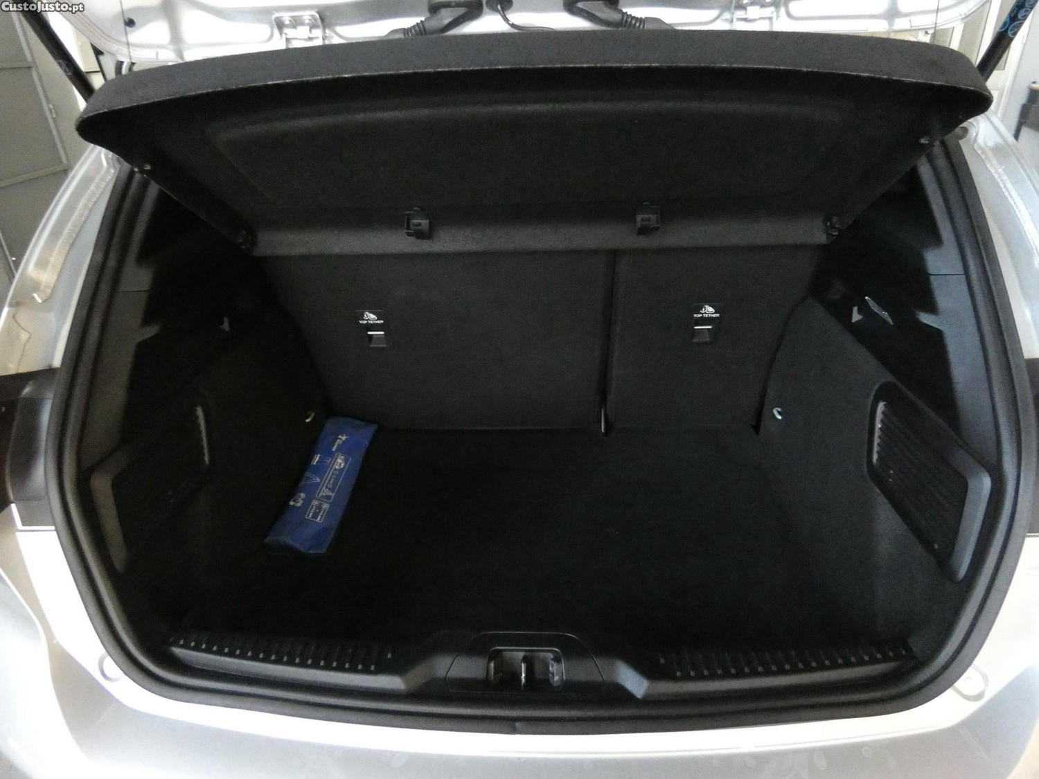 Ford Focus 1.0 EcoBoost MHEV ST-Line — fotografia 9