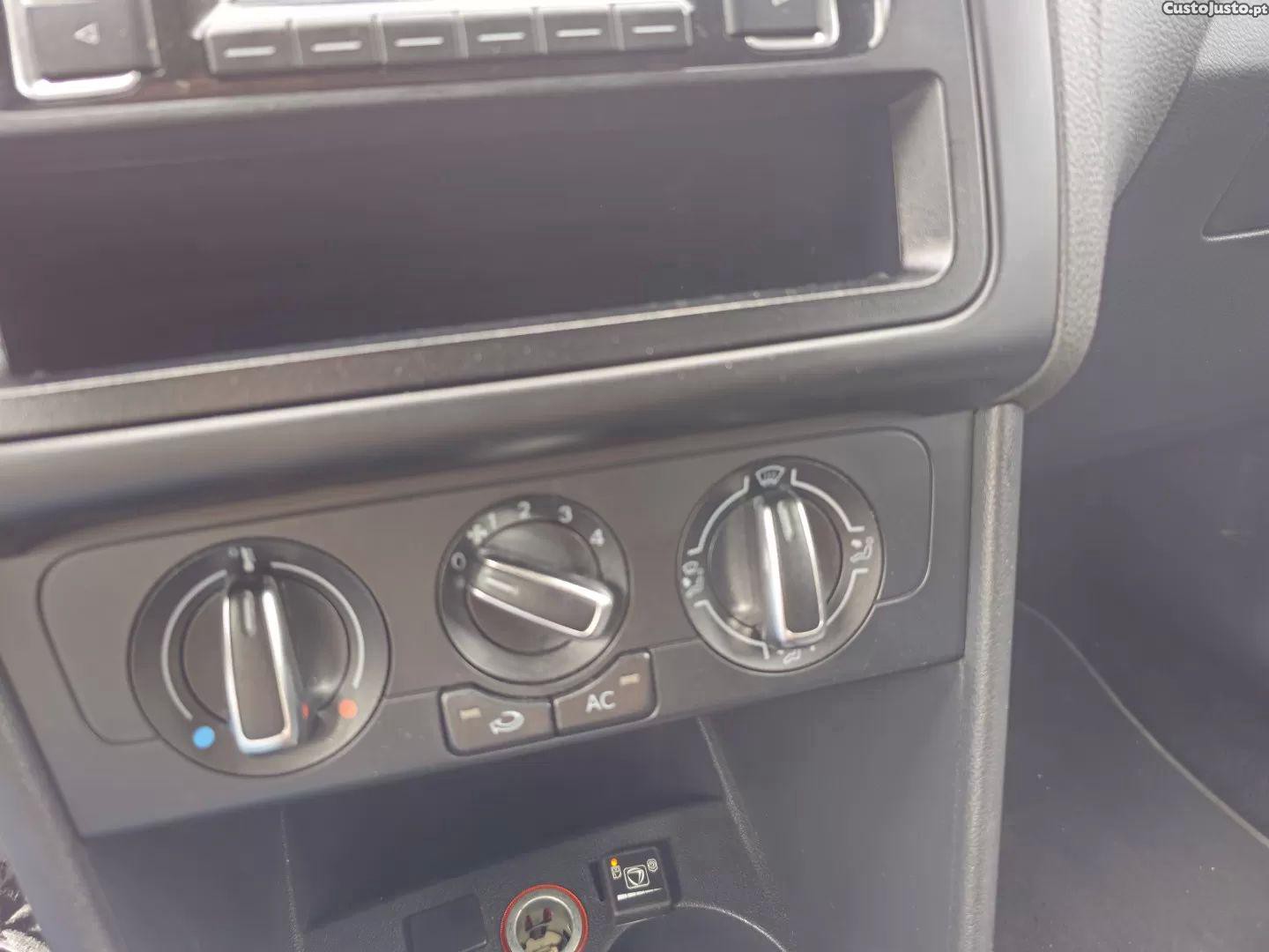 Volkswagen Polo 1.2 tsi r-line — fotografia 8