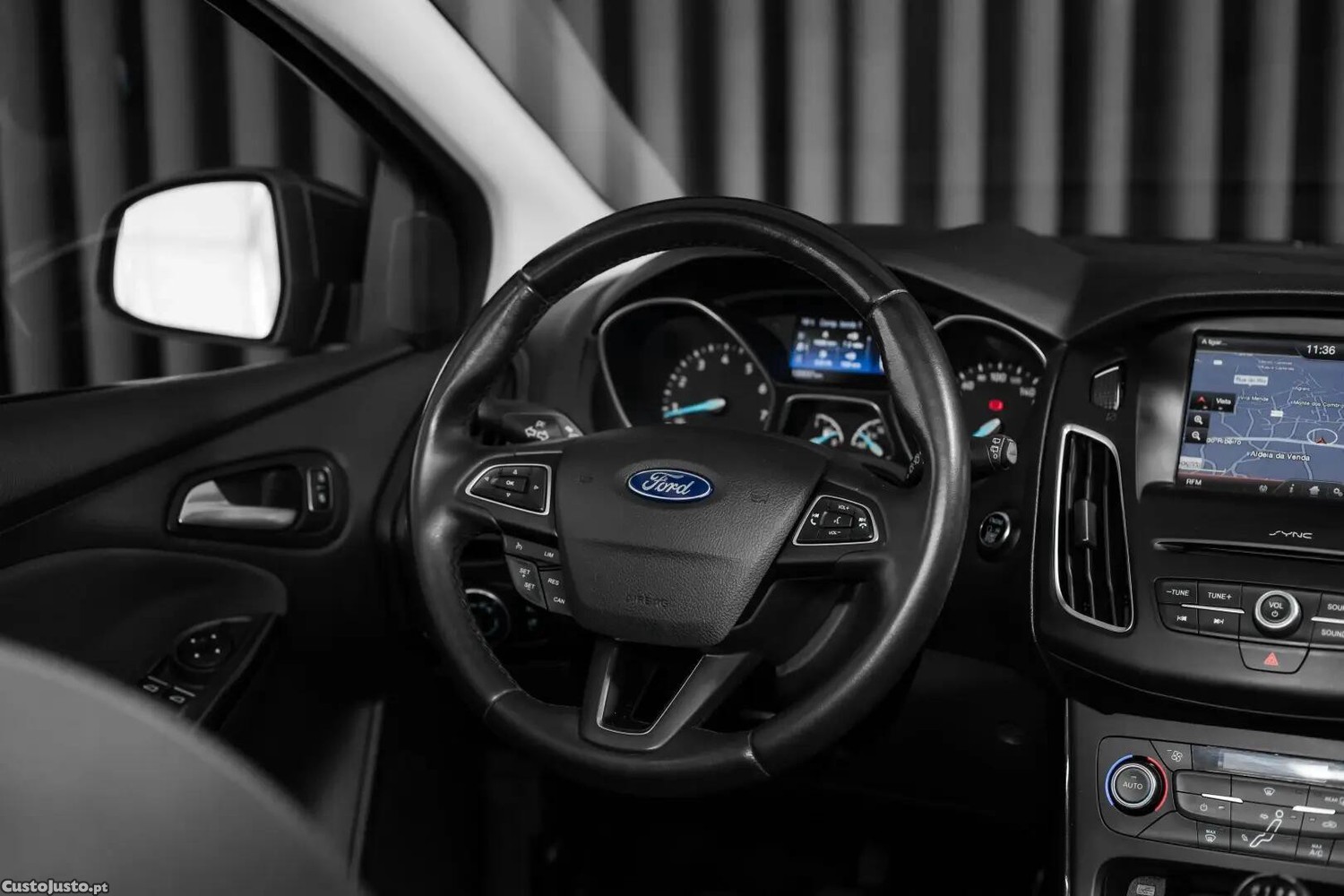 Ford Focus 1.0 EcoBoost S&S TITANIUM — fotografia 13