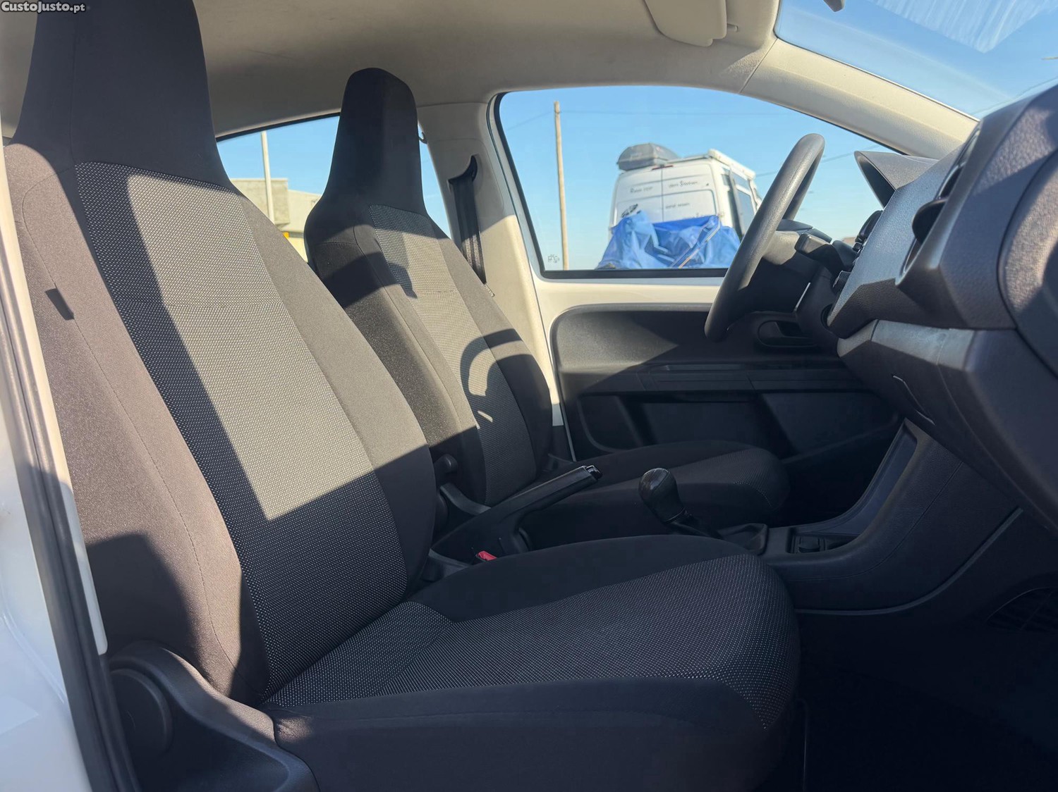 Volkswagen Up! 1.0 BlueMotion Move AC 60cv — fotografia 2