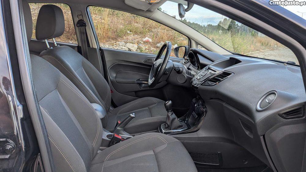 Ford Fiesta Mk7 - 15 — photo 4