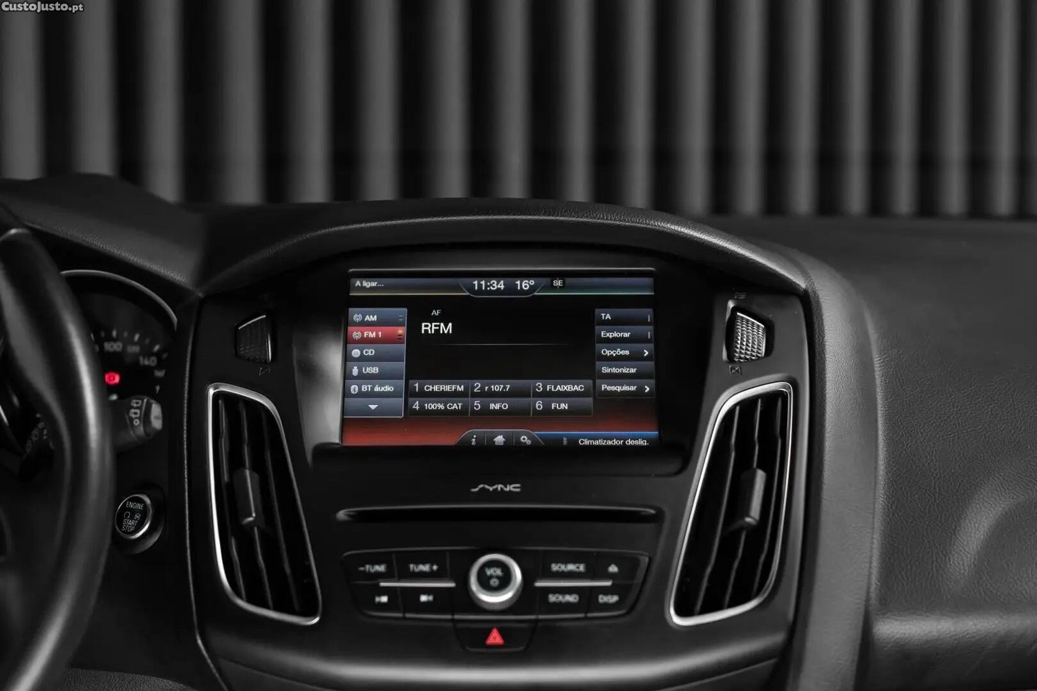 Ford Focus 1.0 EcoBoost S&S TITANIUM — fotografia 8