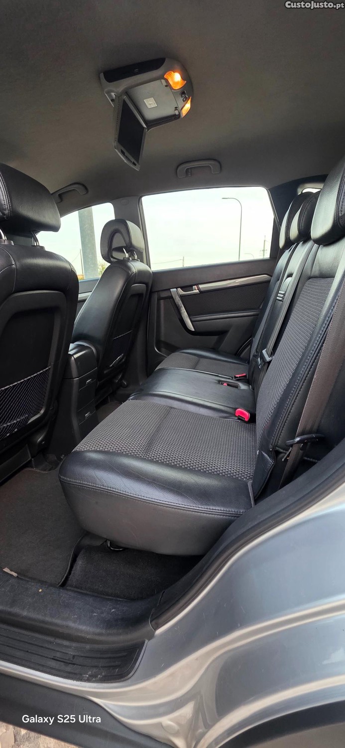 Chevrolet Captiva 2.0 VCDI 16V 7 lugares - 09 — photo 3
