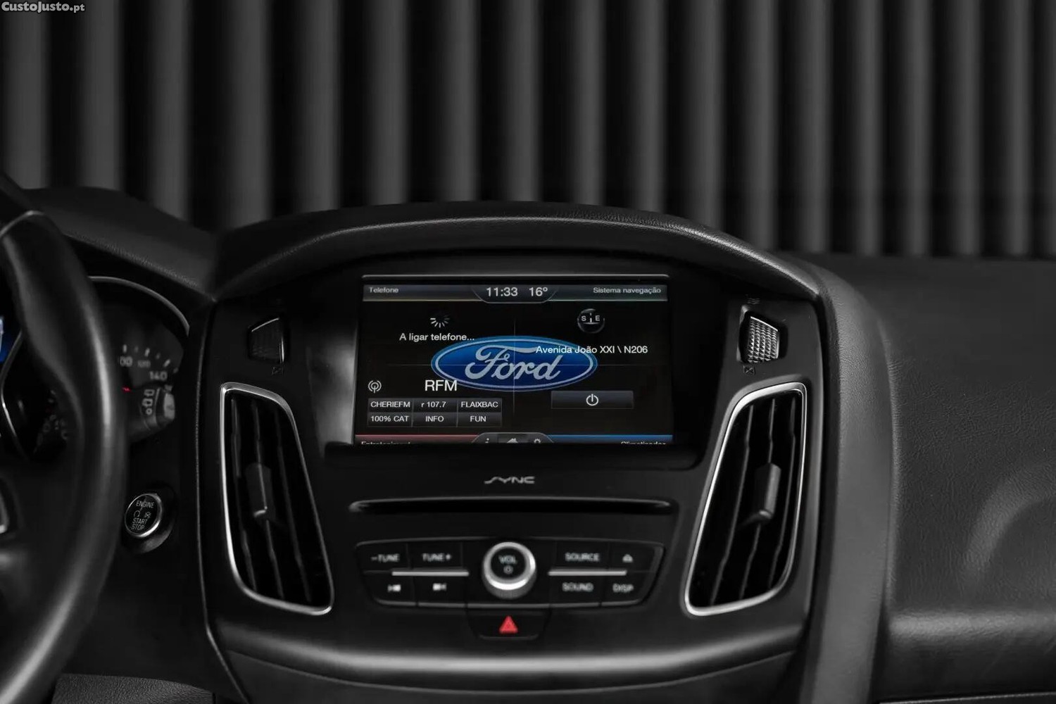 Ford Focus 1.0 EcoBoost S&S TITANIUM — fotografia 11