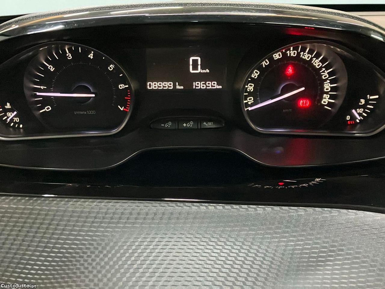 Peugeot 208 1.2 VTi Style — fotografia 12
