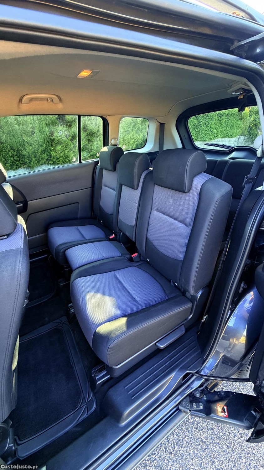 Mazda 5 Sport — fotografia 3
