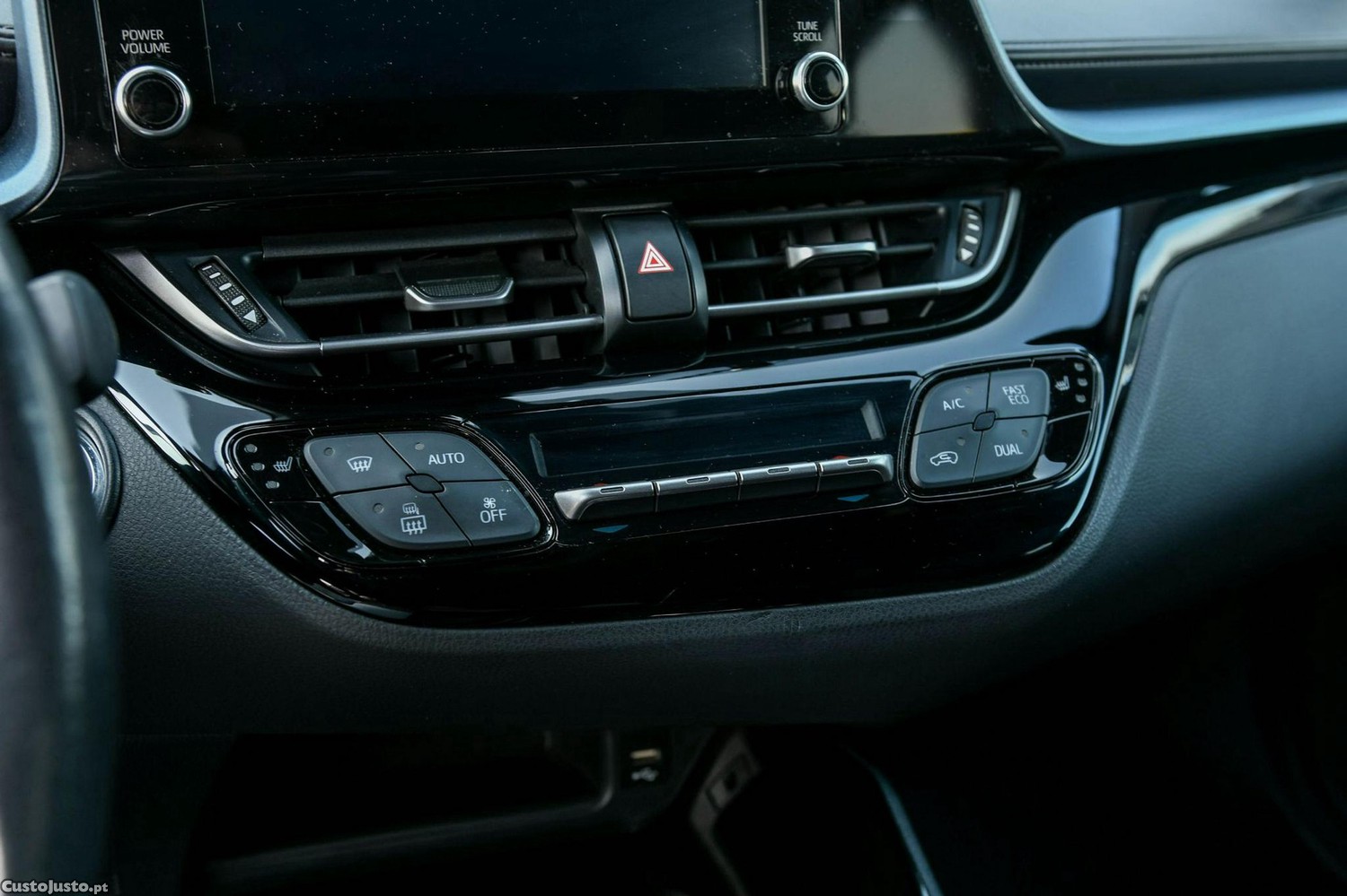Toyota C-HR 1.8 Hybrid Square Collection — fotografia 17