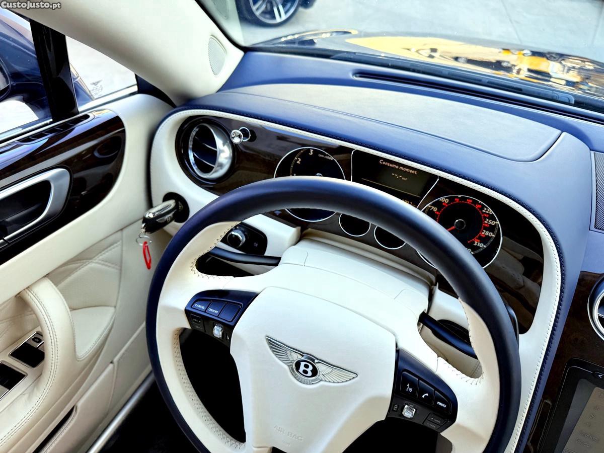 Bentley Continental Flying Spur Flying Spur — fotografia 45