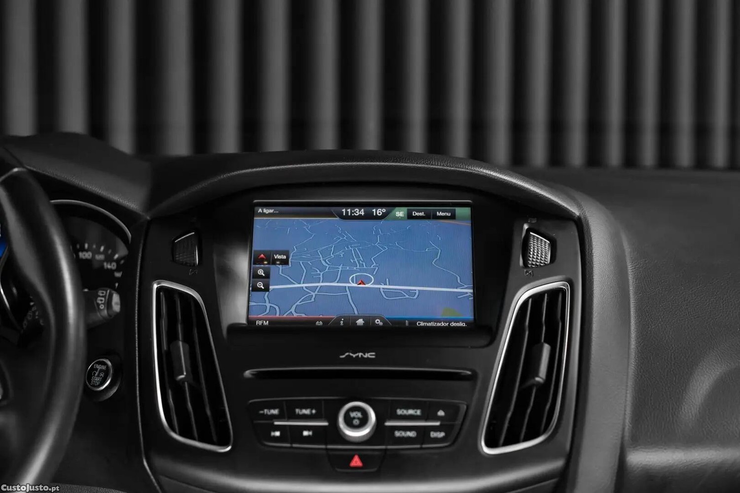 Ford Focus 1.0 EcoBoost S&S TITANIUM — fotografia 10