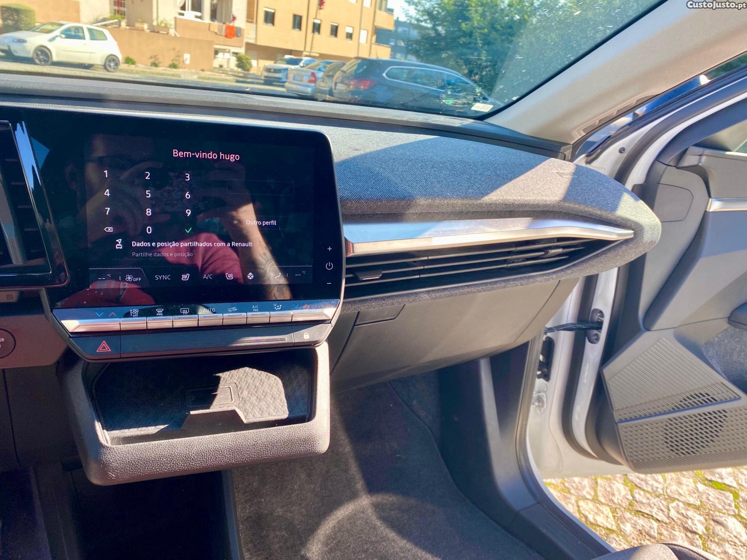 Renault Mégane ETECH — fotografia 3