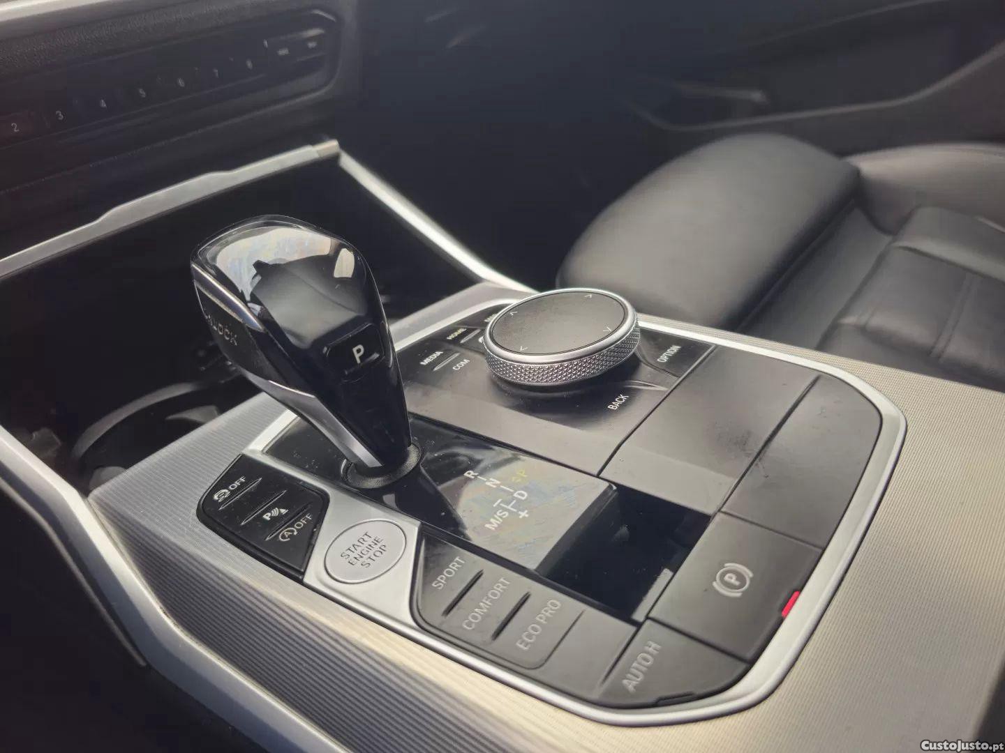 BMW 320 D line luxury auto — fotografia 10