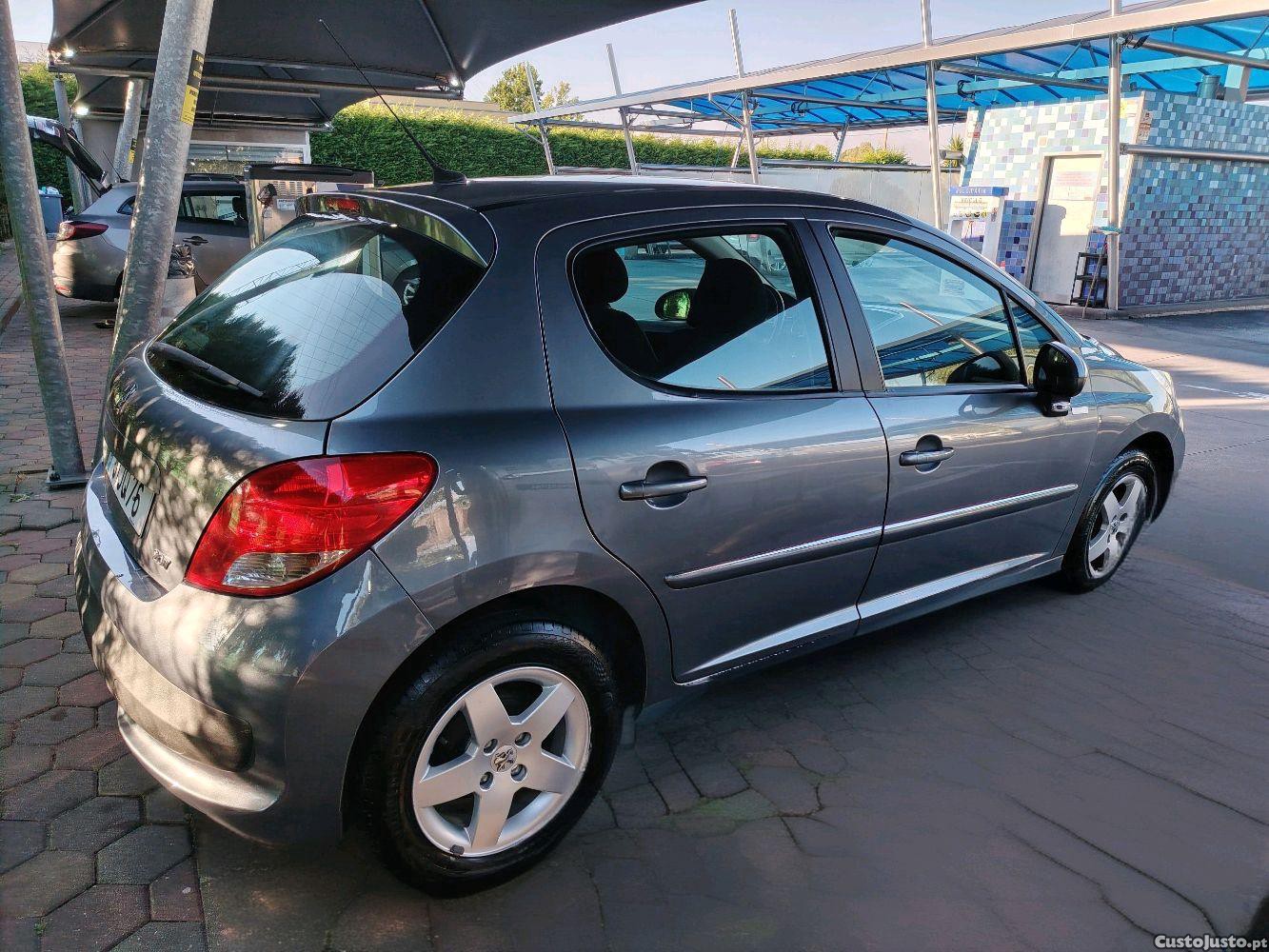 Peugeot 207 1.4 HDI — fotografia 9