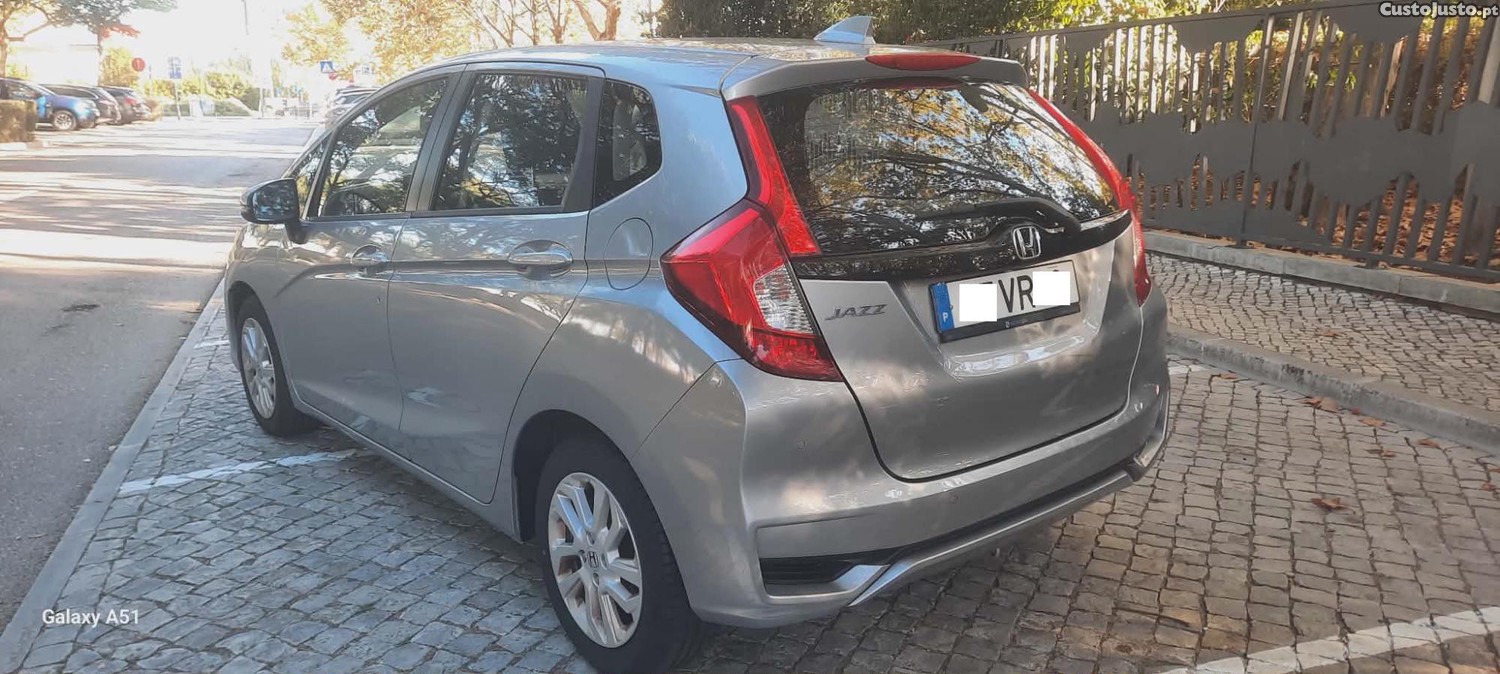 Honda Jazz 1.3 I-VTEC Elegance/Connect - 18 — photo 2