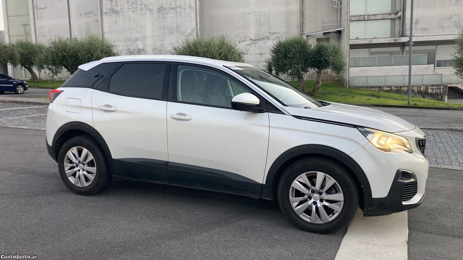 Peugeot 3008 Active — fotografia 8