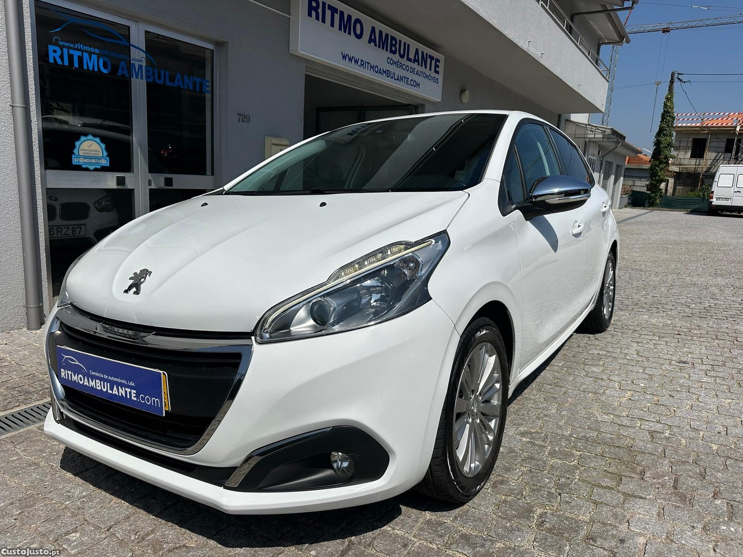 Peugeot 208 1.6 BlueHDi Style — fotografia 13