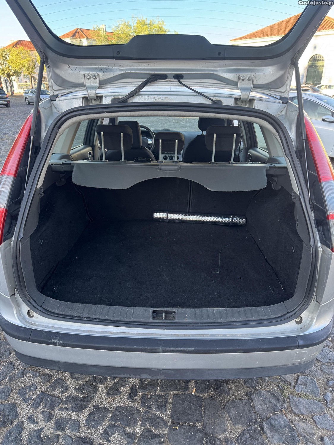 Ford Focus 1.4 gasolina 80 cv — photo 3