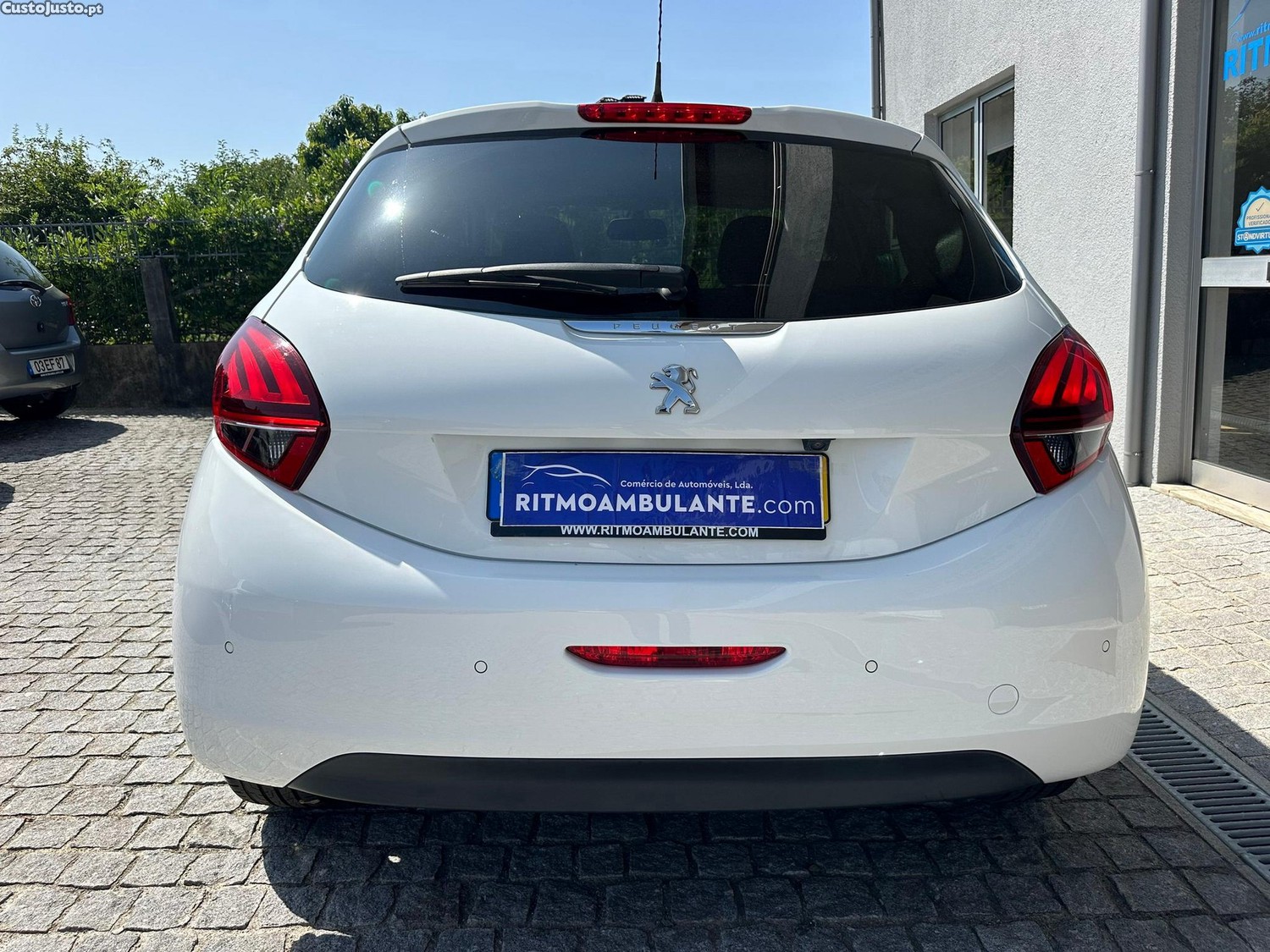Peugeot 208 1.6 BlueHDi Style — fotografia 17
