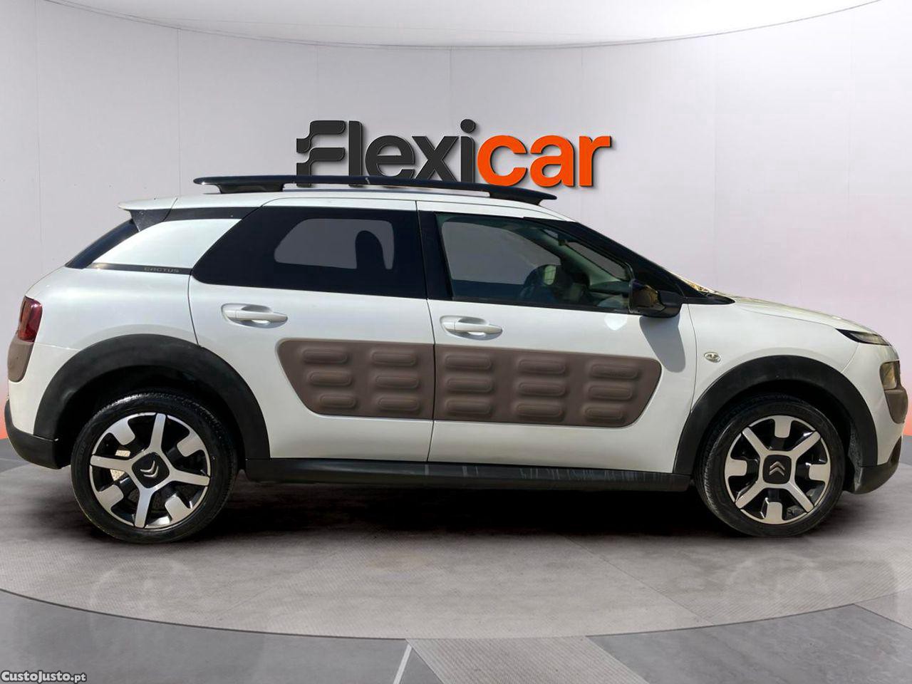 Citroën C4 Cactus 1.2 PureTech Shine — fotografia 11