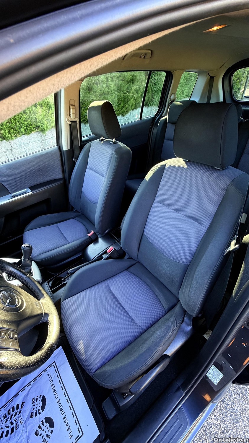 Mazda 5 Sport — fotografia 4