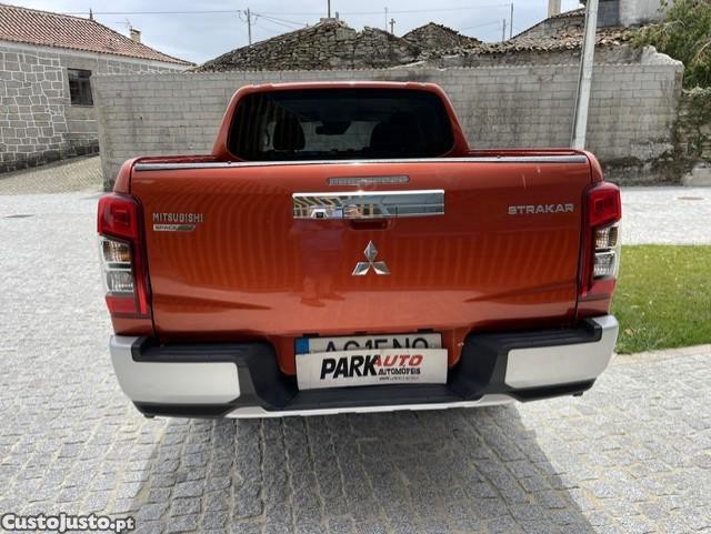 Mitsubishi L200 2.3 DI-D CD Invite Strakar Look 4WD — fotografia 3