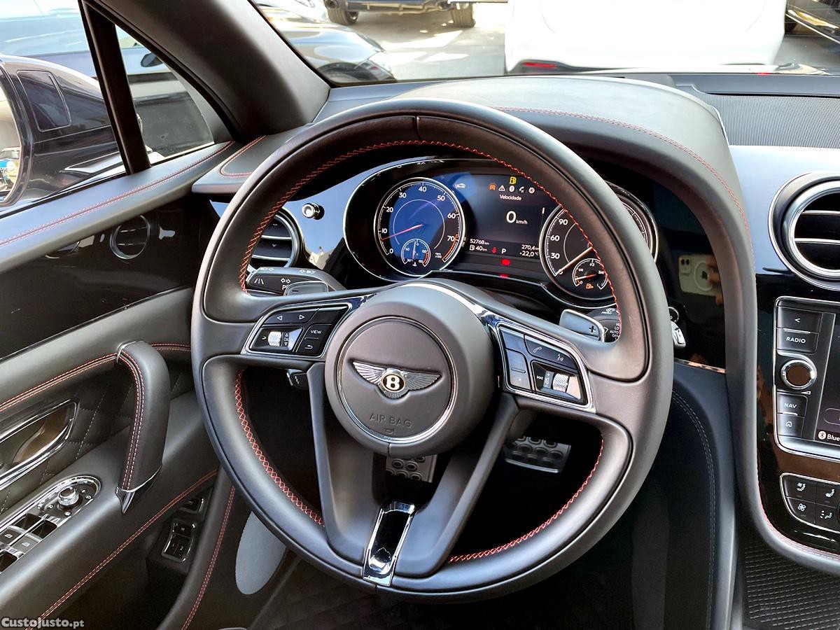 Bentley Bentayga V8 — fotografia 48