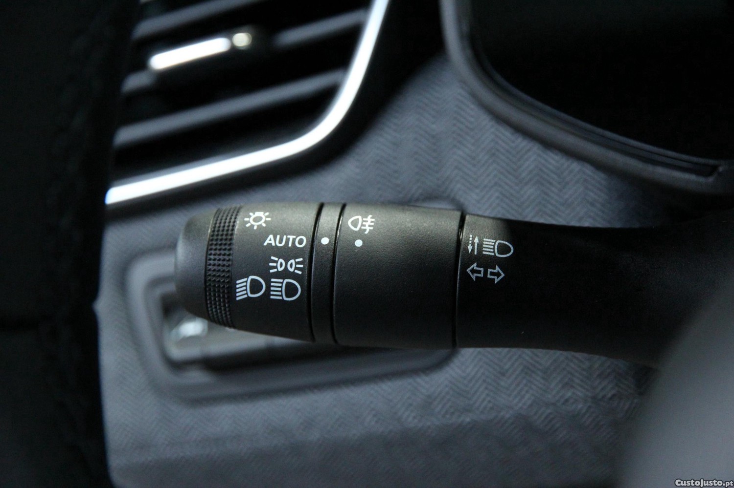 Renault Clio 1.0 TCe Techno Bi-Fuel — fotografia 11