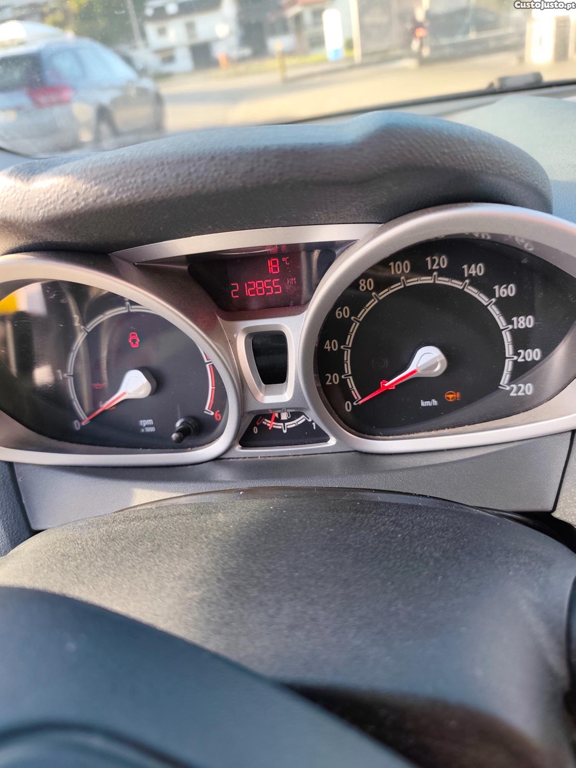 Ford Fiesta 1.6 Titanium — photo 3