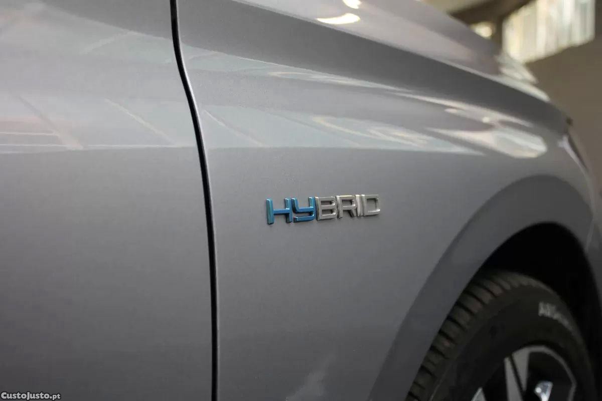Peugeot 308 1.6 hybrid allure pack e-eat8 — fotografia 13