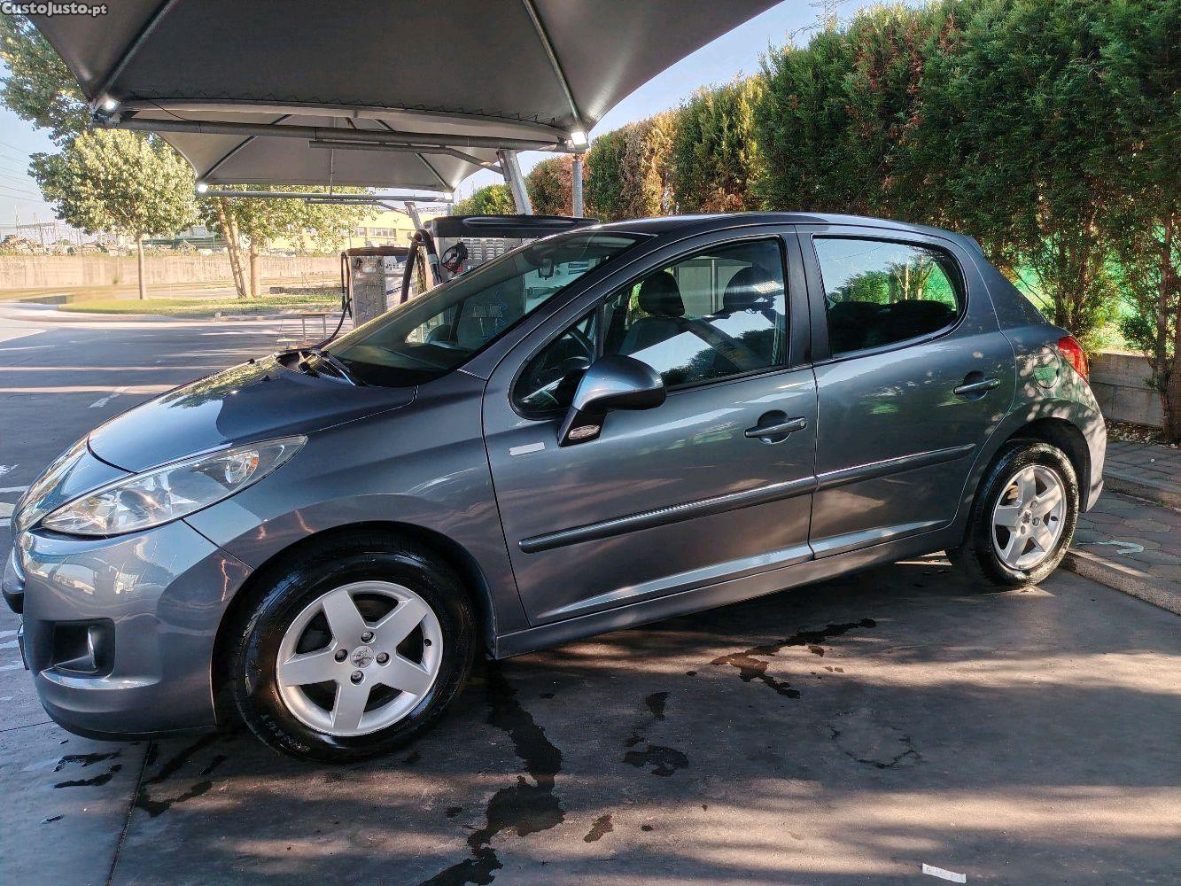 Peugeot 207 1.4 HDI — fotografia 8