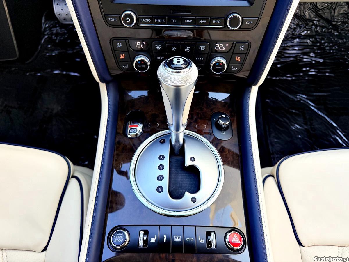 Bentley Continental Flying Spur Flying Spur — fotografia 42
