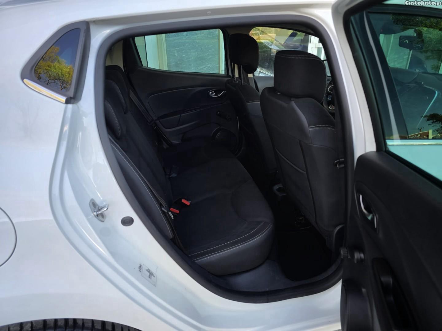 Renault Clio 1.5 dCi Limited — fotografia 15