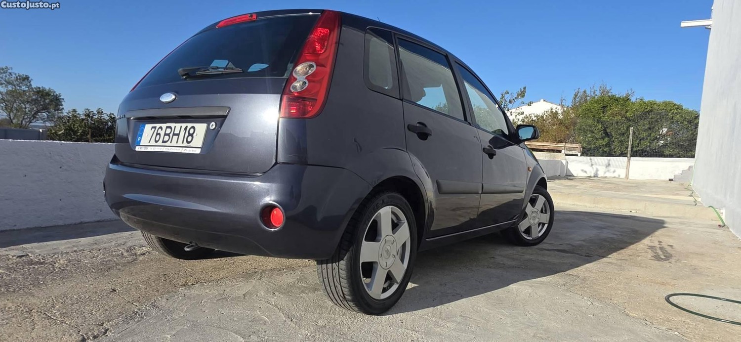 Ford Fiesta 1.25 Trend - 06 — photo 3