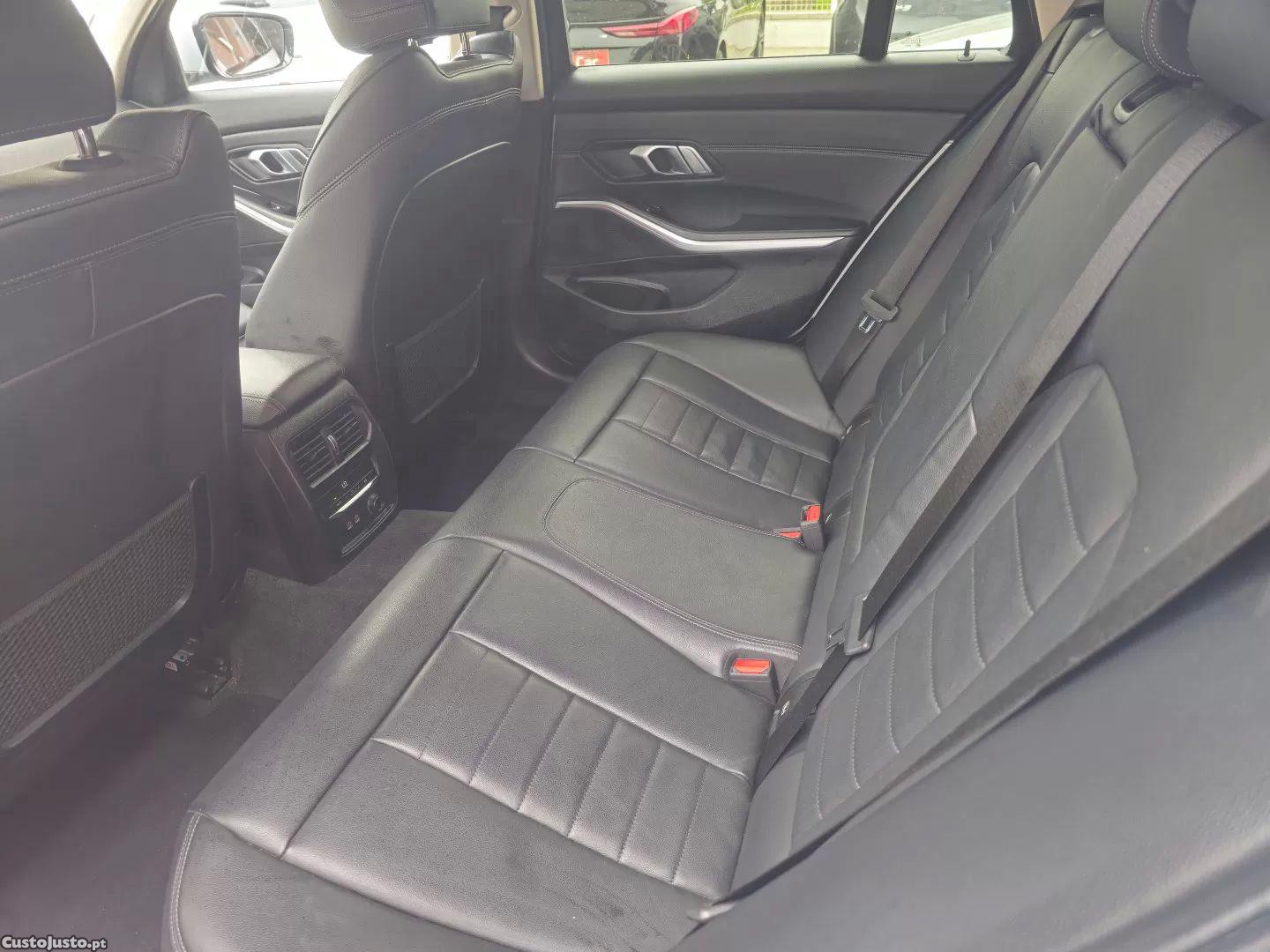 BMW 320 D line luxury auto — fotografia 9