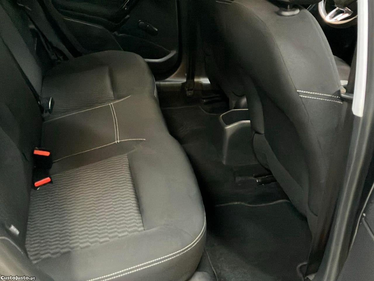 Peugeot 208 1.2 VTi Style — fotografia 8