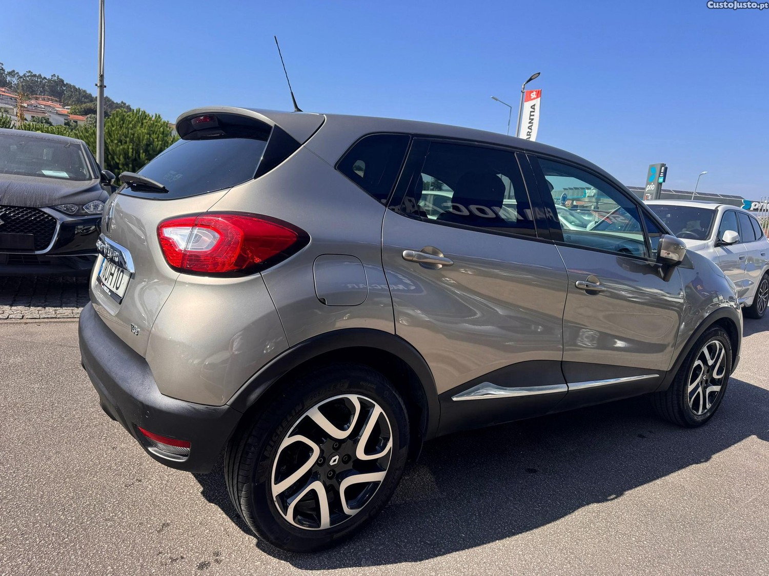 Renault Captur 0.9 TCE Exclusive — fotografia 13