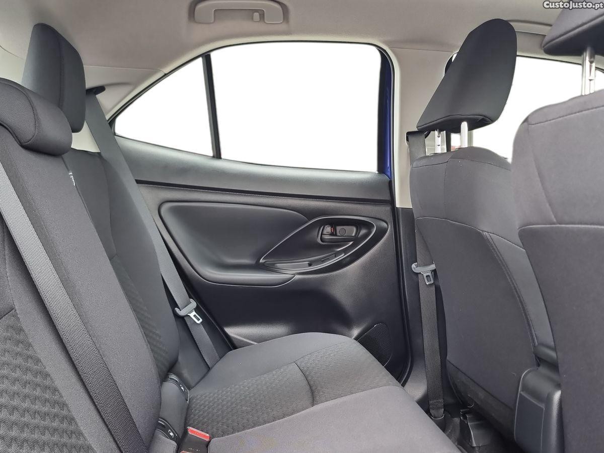 Toyota Yaris Cross 1.5 HDF Comfort Plus — fotografia 9