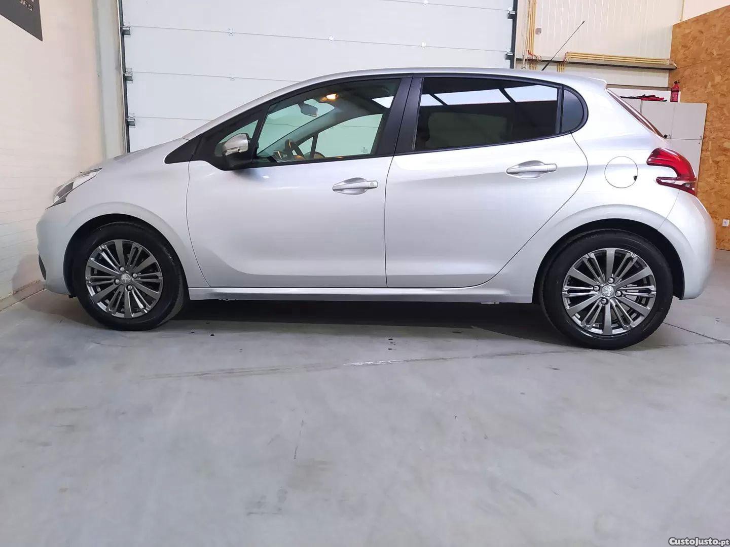 Peugeot 208 1.6 e-hdi allure - 17 foto 4